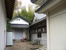 伏木神社本堂と玉垣と宝庫
