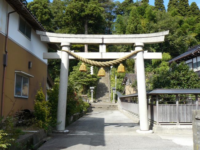 �z���_�Ёi�z�{�̉~�R�j