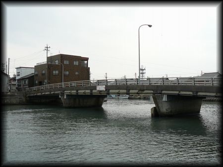 湊橋（おたすけ橋）