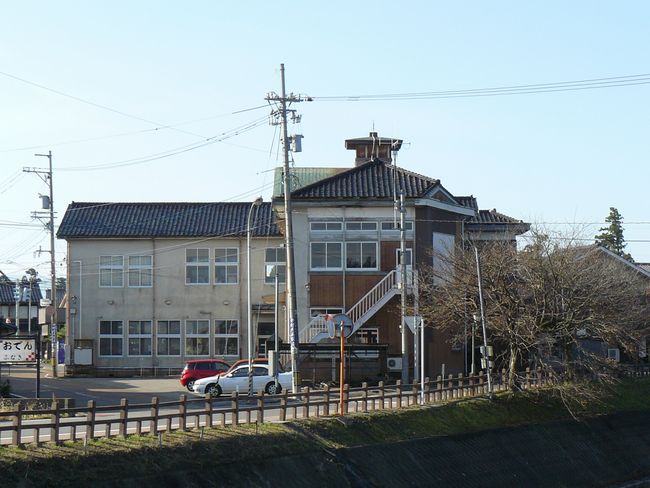 ������������i�|�������L�O�فj