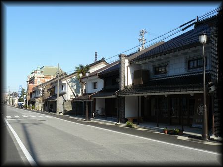 高岡市のノスタルジーが感じられる町並みを撮影した画像