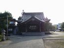 前田利保と縁がある於保多神社参道から見た拝殿正面と石燈篭
