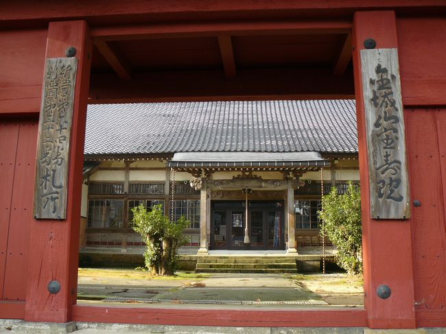 歴史を紡いできた宝寿院の本堂