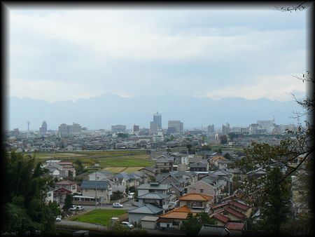 富山市のノスタルジーが感じられる町並みを撮影した画像