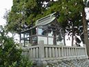 杉原神社本殿右斜め前方と玉垣